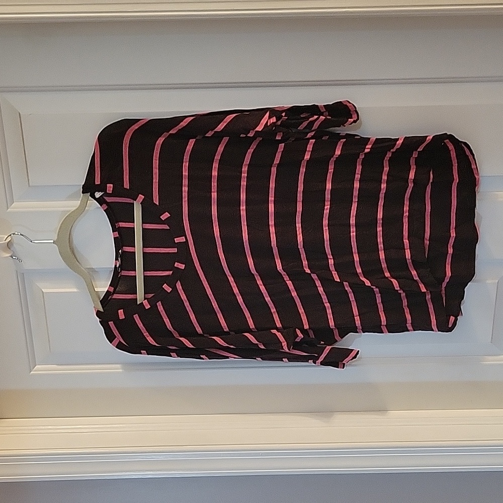 Splendid wine and pink strip 3/4 sleeve medium
